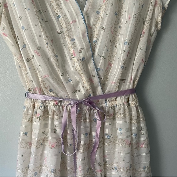 Union Made in USA Vintage Light Airy Embossed Pintstripe Floral Dress Coquette - Picture 4 of 7